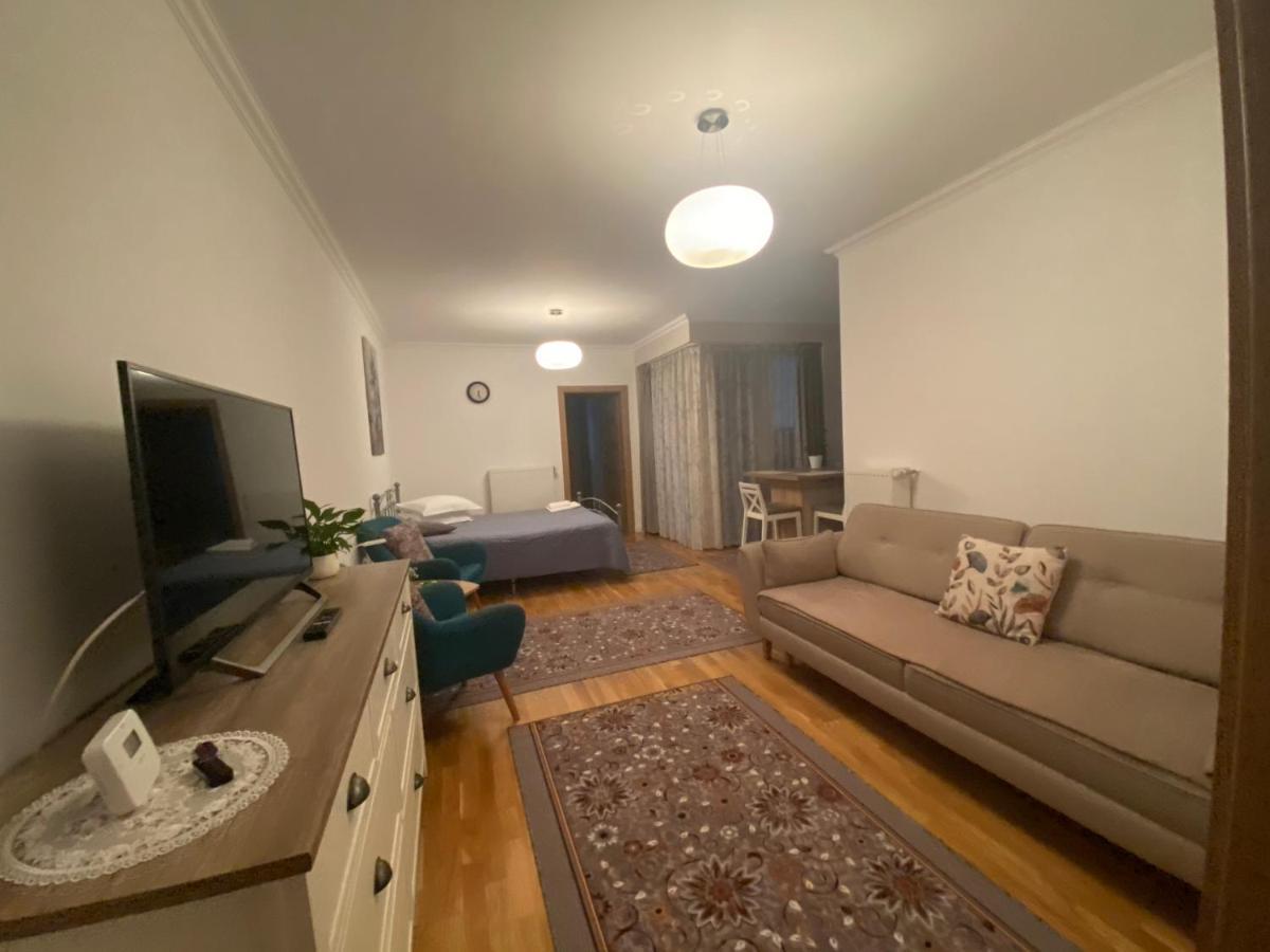 Lunafan Apartment Cluj-Napoca Exteriör bild